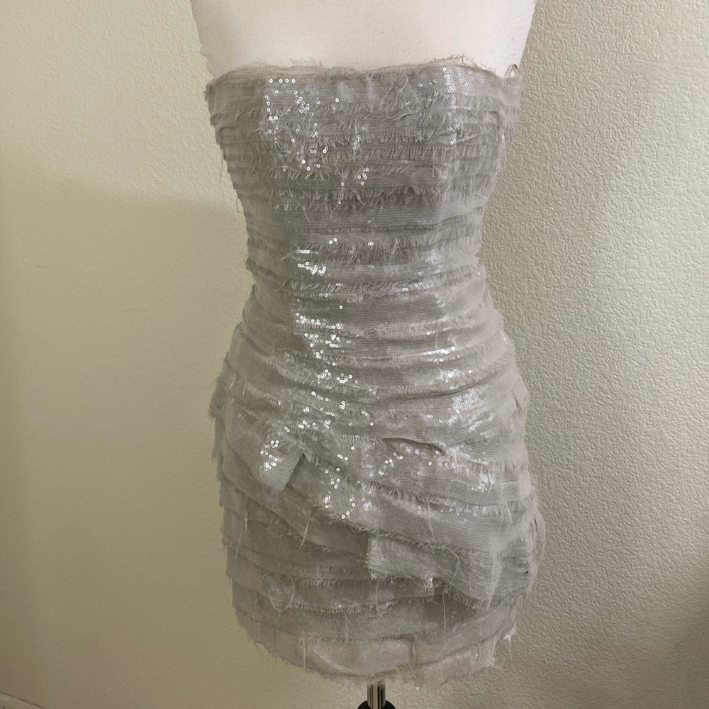 Alice + Olivia Gray Nude Mini Sequins And‎ Lace Prom
